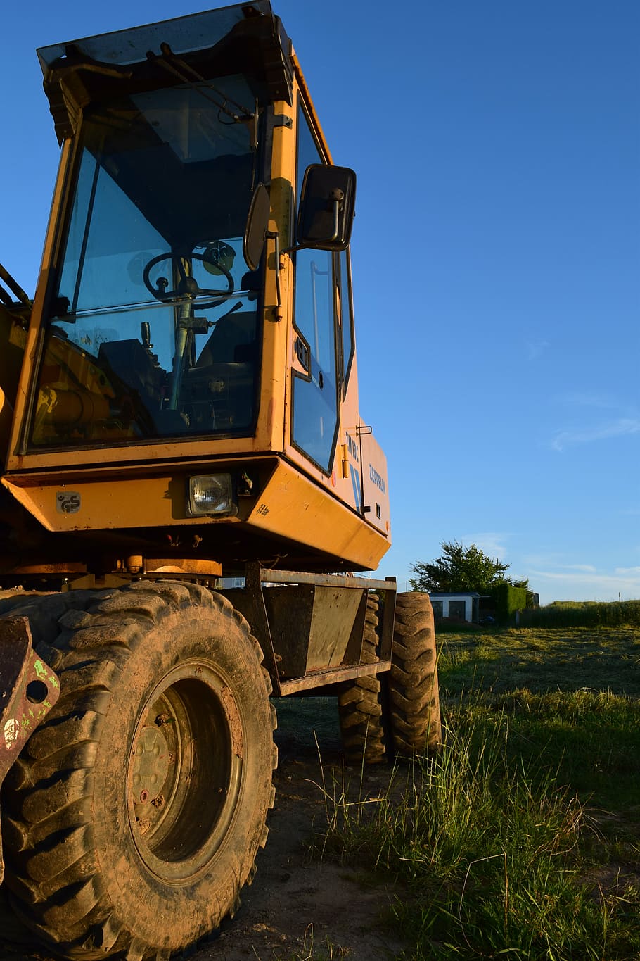 construction equipment, excavators, site, after work, break HD wallpaper