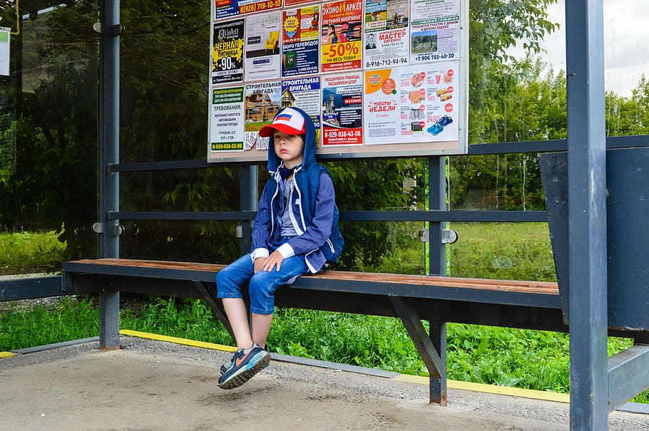 stop, waiting for the bus, baseball cap, russia, moscow, moscow region, HD wallpaper