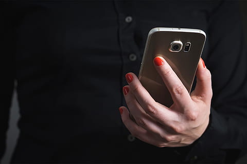 Person using mobile smartphone in hand, technology, hands, social Media HD wallpaper