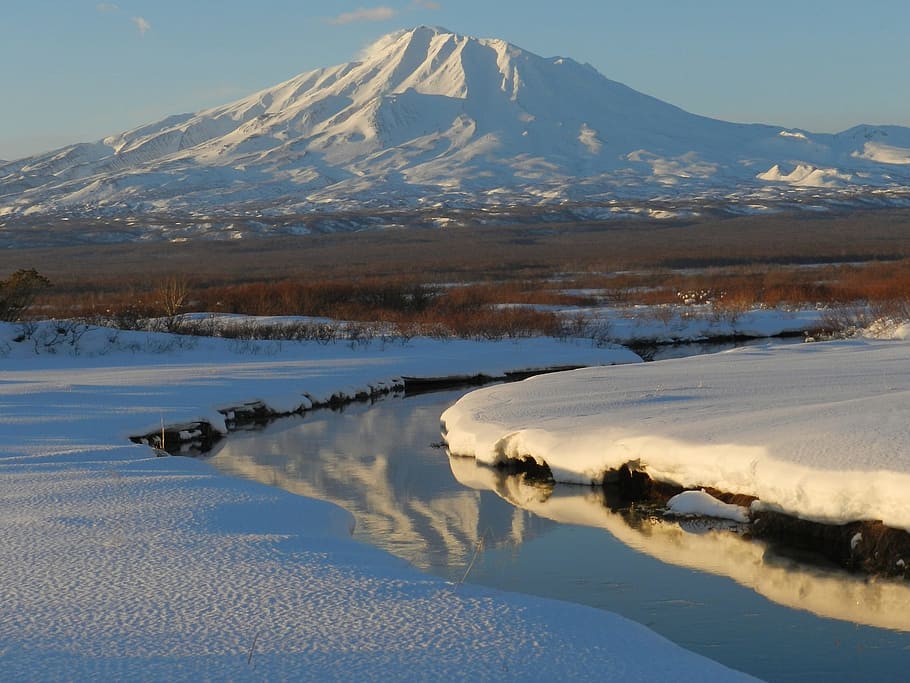 volcano, river, bend, silence, tranquility, reflection, forest HD wallpaper