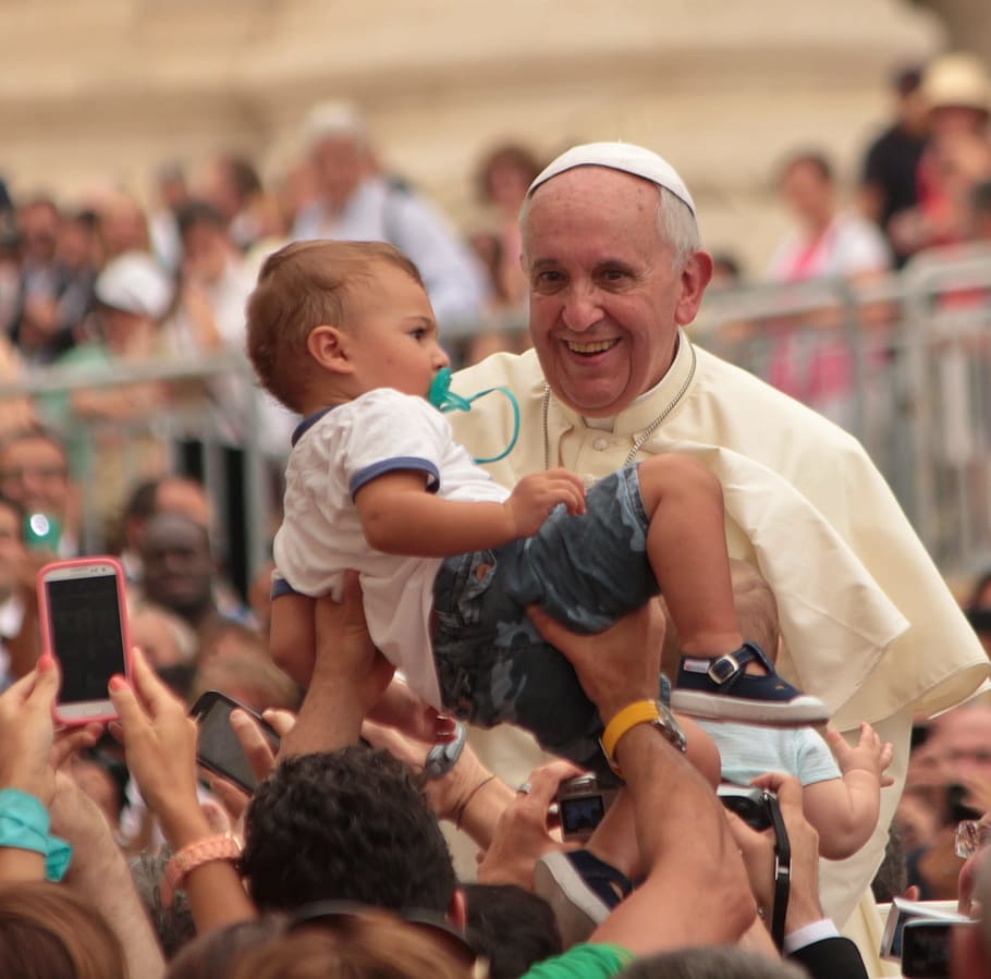 pope Francis carrying boy, Children, Religion, blessing of children, HD wallpaper