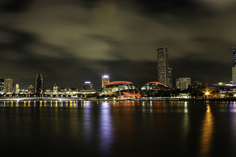 bay, buildings, clouds, light, marina bay sands, night, reflection HD wallpaper