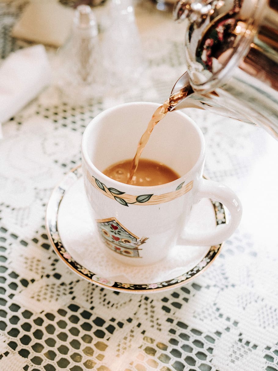 person pouring tea in white ceramic mug, person pouring coffee in mug HD wallpaper