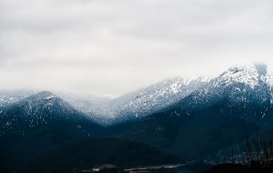snow cap mountain under cloudy sky at daytime, mountain filled with snow HD wallpaper