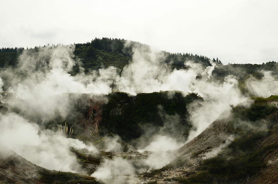 Smoke mountain. Дымные горы. Горы в дымке. Дым в горах. Красота горы дым.