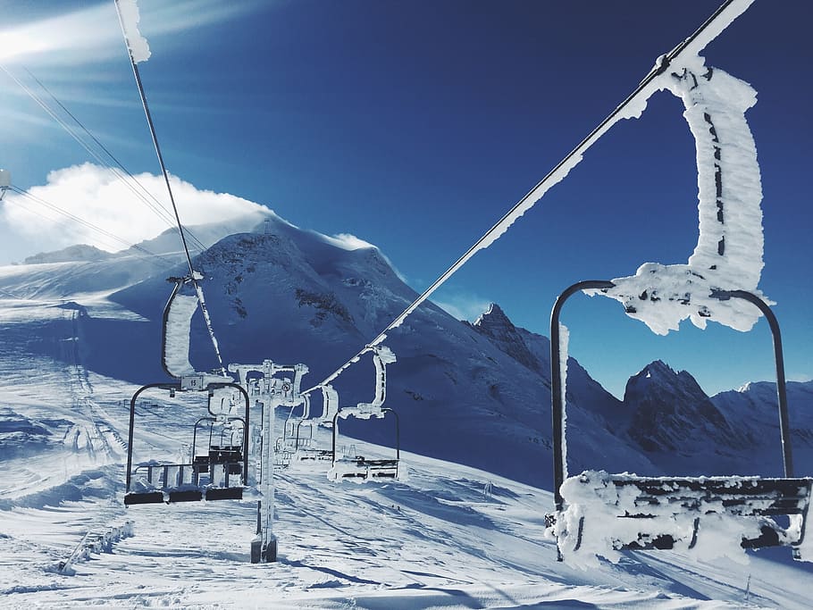 empty chair ski lift over the snow, ski lifts, ski-lift, mountains, HD wallpaper