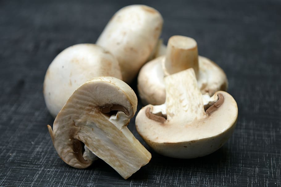 sliced button mushrooms vegetables close-up photography, fungi, HD wallpaper
