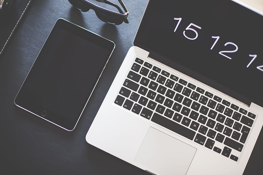 Macbook Pro Turn Off, apple, computer, desk, digital, electronics HD wallpaper