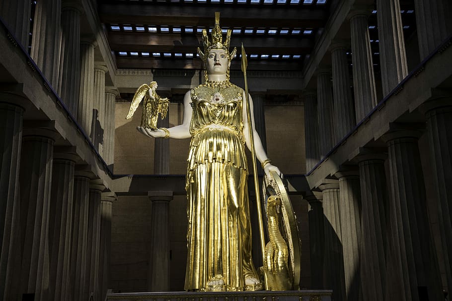 Statue of Athena on the middle of the Parthenon, Nashville, featured