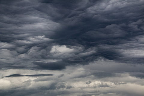 gray clouds digital wallpaper, white and black cloudy sky, overcast HD wallpaper