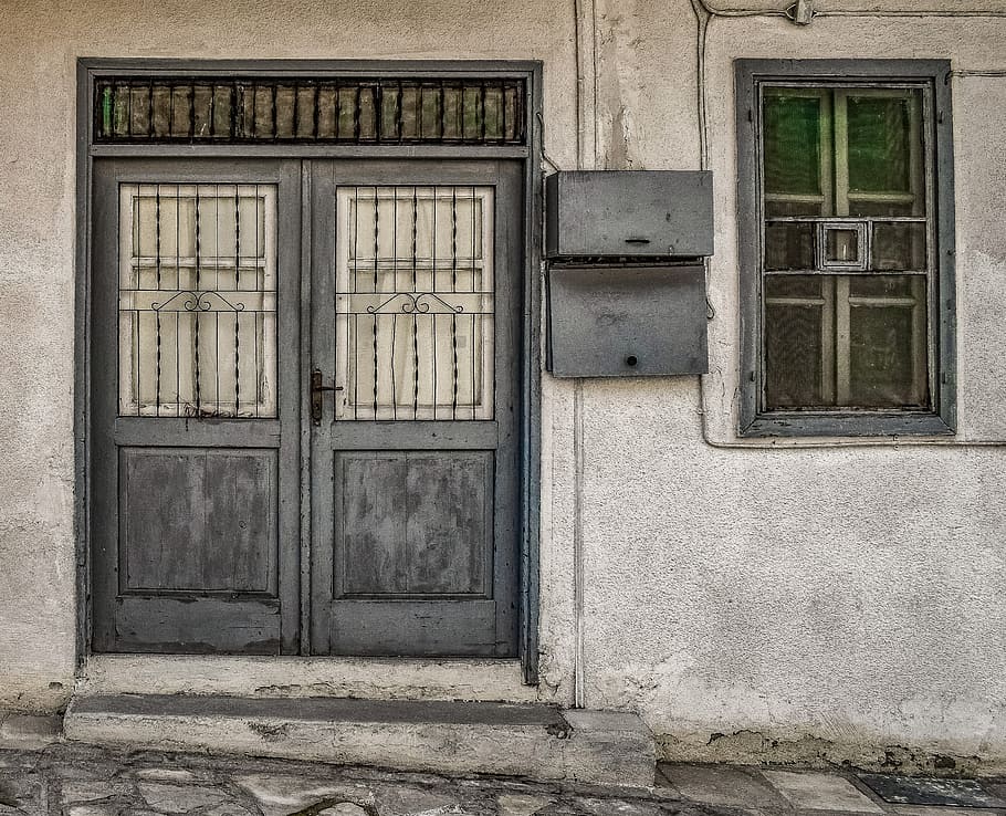 building with closed window and door, old house, architecture HD wallpaper