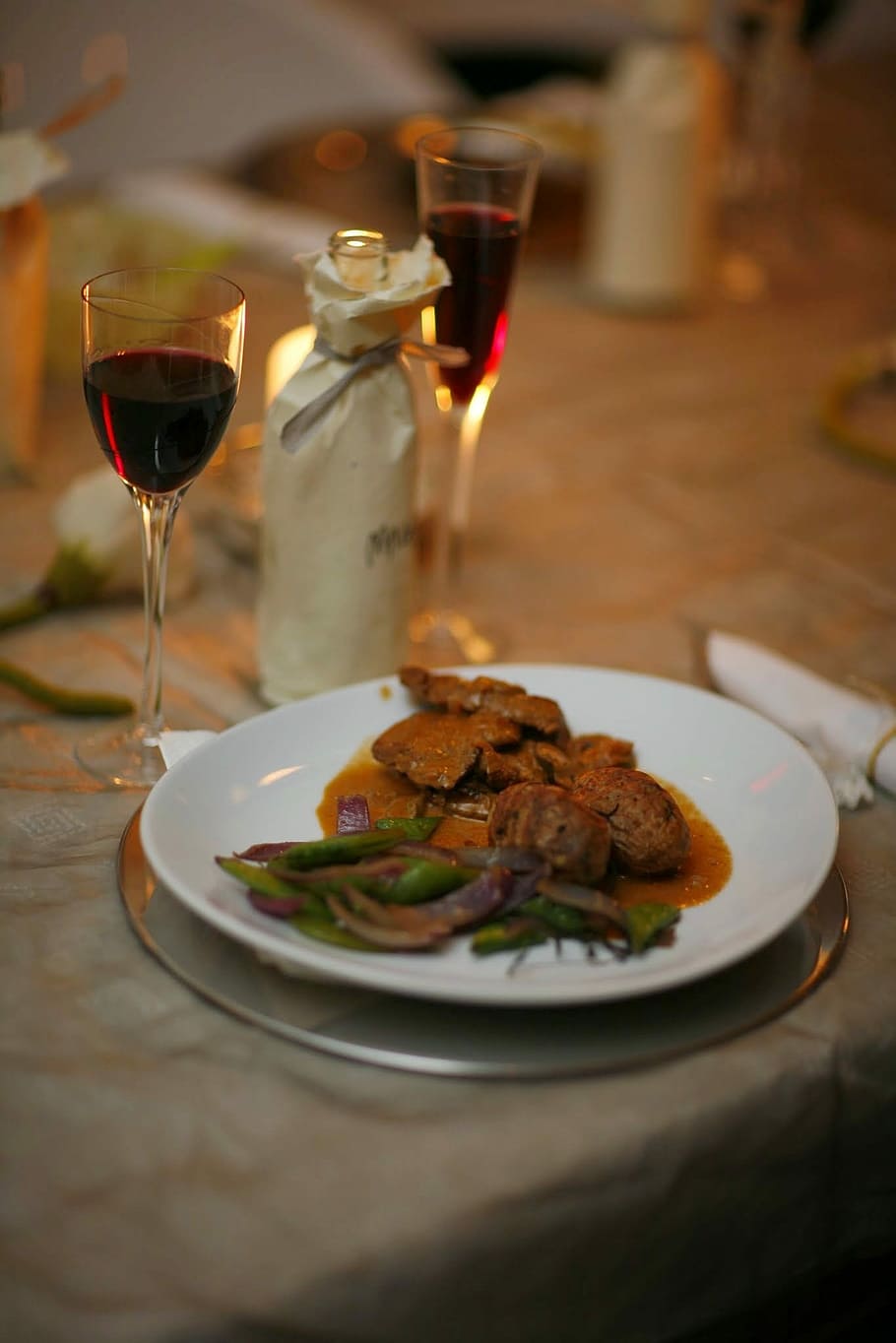 Fest, Meat, Wine, Hungry, Good, mat, plate, wine glasses, wineglass HD wallpaper