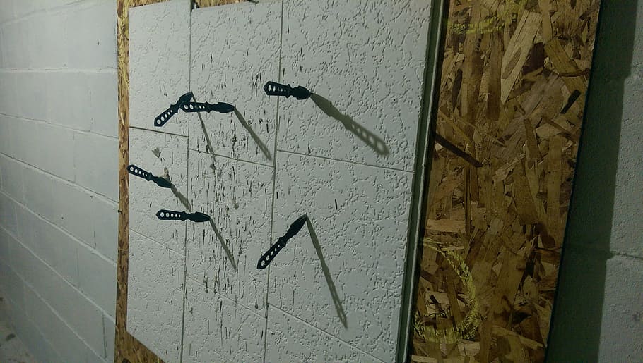 knife, throw, sport, target, accuracy, competition, wall - building feature HD wallpaper
