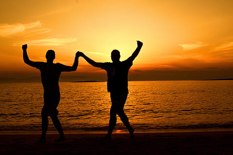 Silhouette People on Beach at Sunset, backlit, couple, dance HD wallpaper