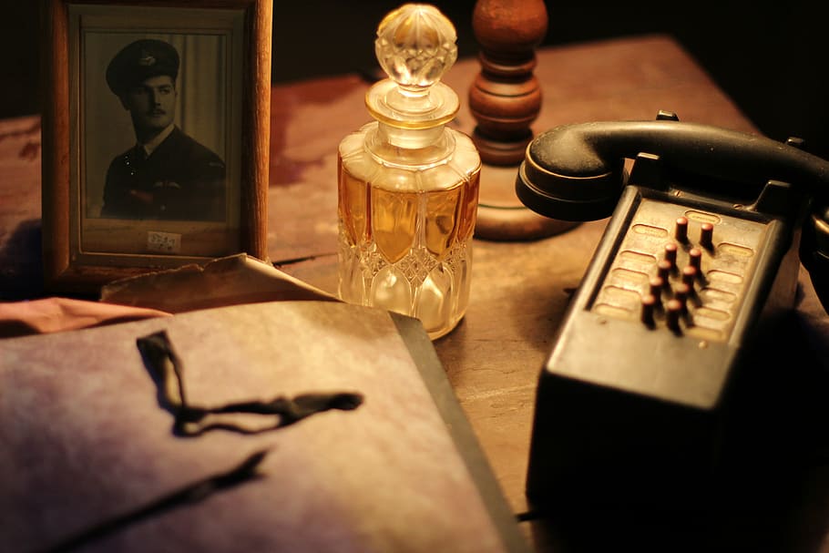 clear cut glass decanter on tabletop, document, paper, former war HD wallpaper
