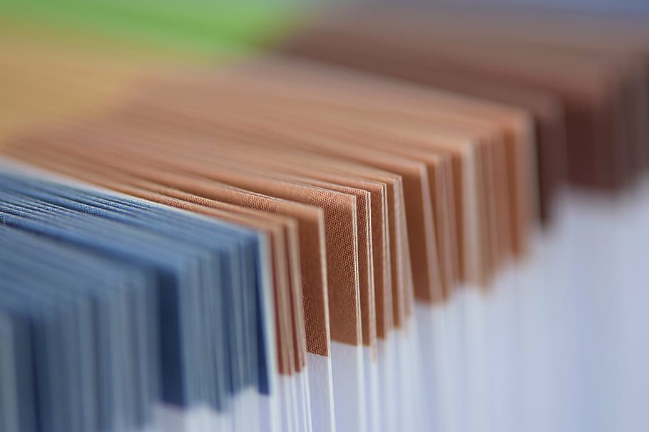 shallow-focus photography of papers, portfolio, briefcase, brown HD wallpaper