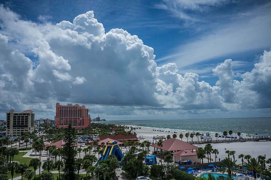 building near body of water during daytime, clearwater beach, HD wallpaper