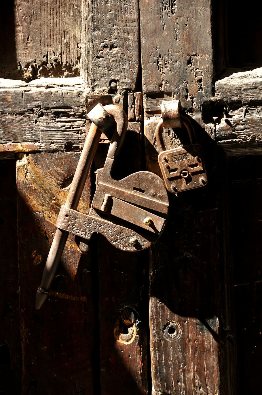 lock, old, wood, retro, entrance, iron, door, metal, padlock HD wallpaper