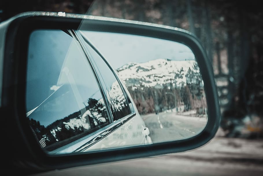 snow-capped mountain view from gray vehicle's right side mirror, car side mirror HD wallpaper