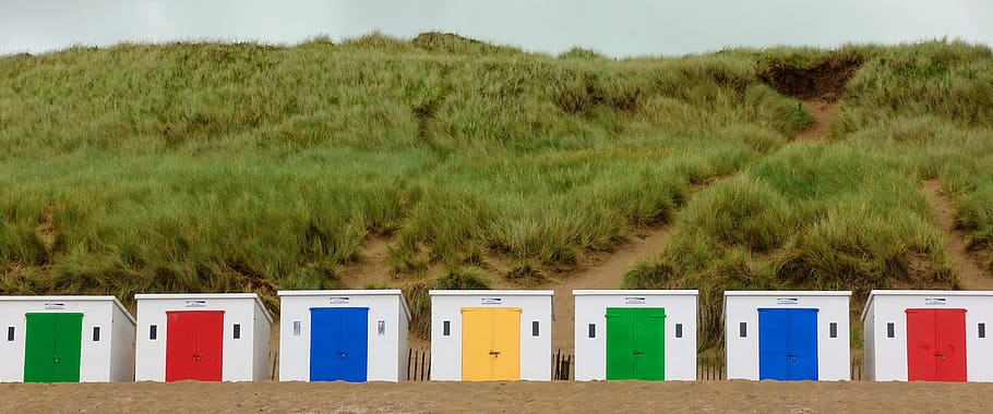 white shed lot on brown field, Beach, Hut, Seaside, Cabin, Bathing, Box HD wallpaper