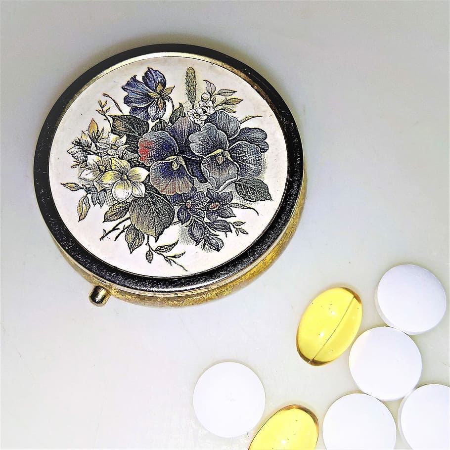 Pill Box, Decorated, Brass, Tablets, medical, drug, for on-the-go HD wallpaper