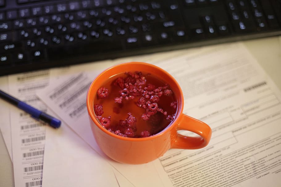 drink, drinking water, raspberry, workplace, orange cup, fruit tea HD wallpaper