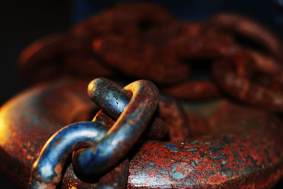 selective focus photography of metal chain, chains, iron, sunset HD wallpaper