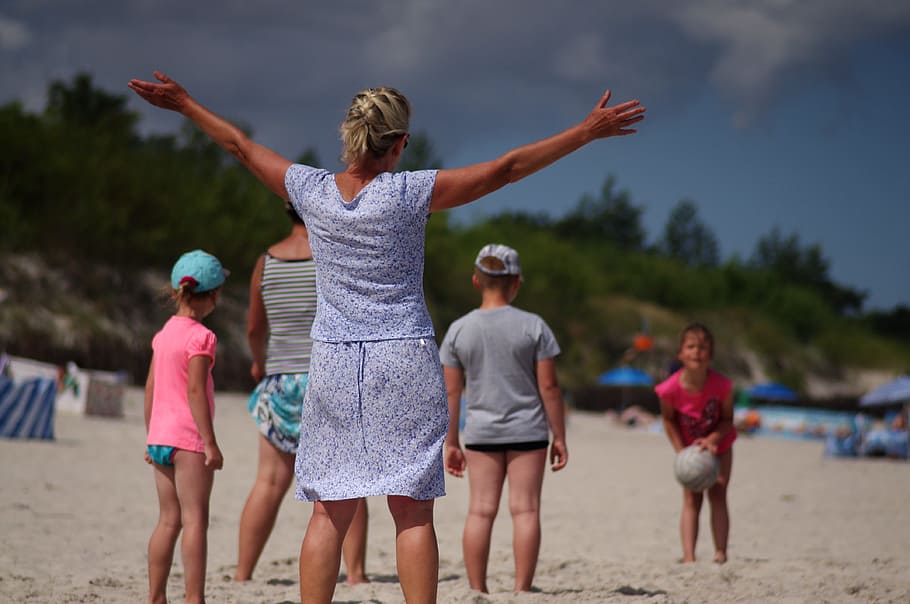 beach, heat, game, fun, sea, summer, holidays, sand, the baltic sea HD wallpaper