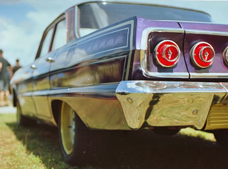 purple muscle car macro shot, focus photography of classic purple sedan's taillight, HD wallpaper