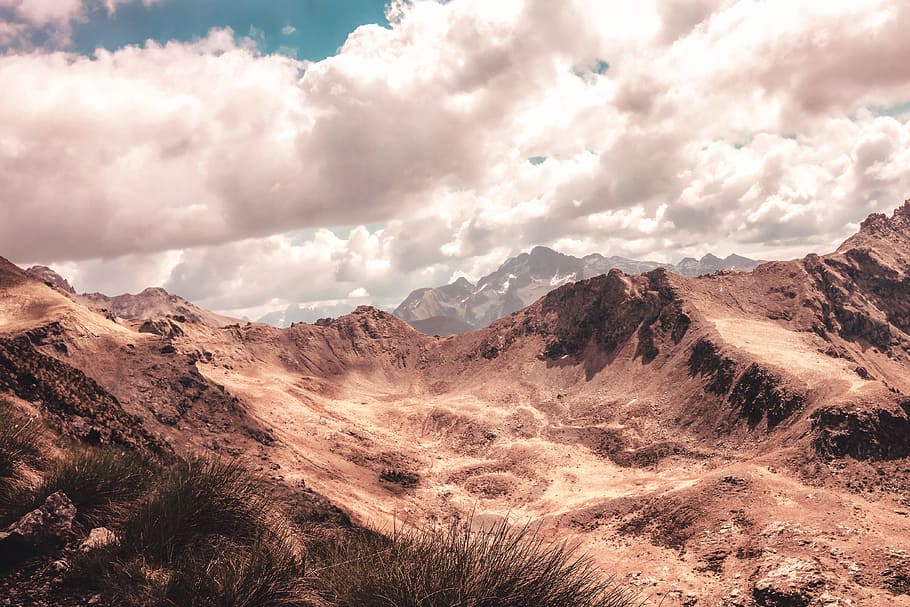 landscape photography of mountain, rock mountain with white clouds view during daytime photo HD wallpaper