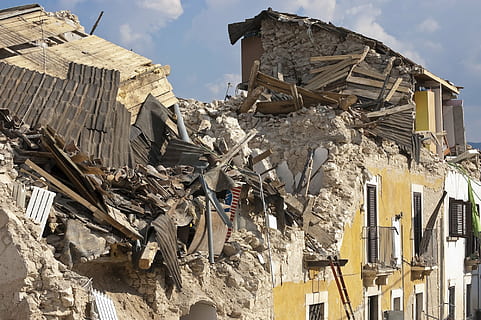 photo of wrecked house, earthquake, rubble, collapse, disaster HD wallpaper