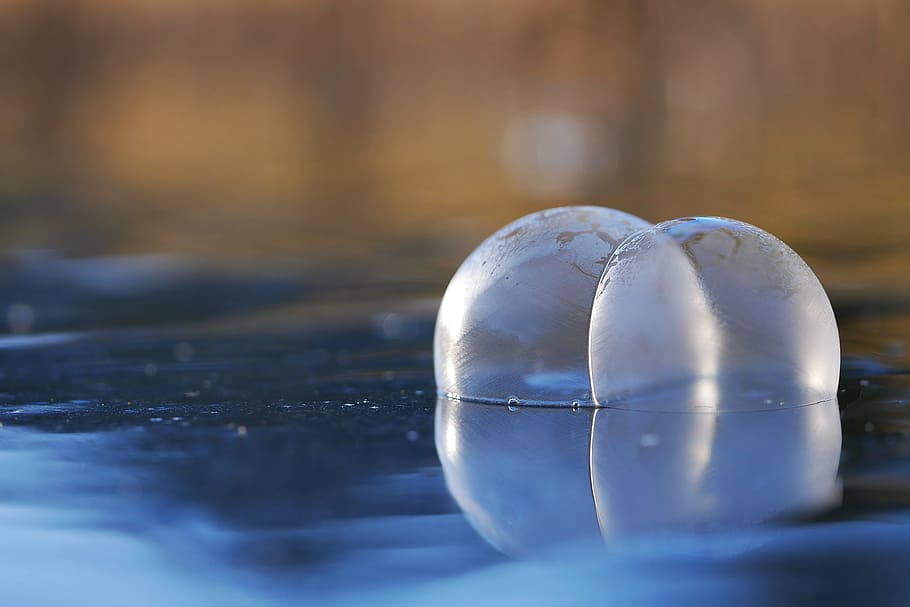 waters, reflection, nature, cold, ice, frozen, ball, soap bubbles HD wallpaper