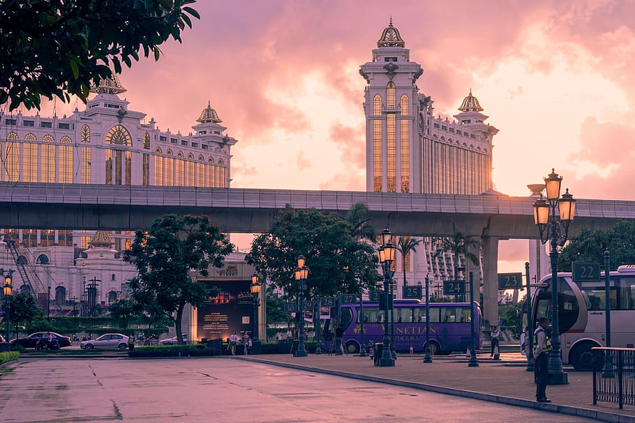 city, vehicles, dawn, sunset, architecture, buildings, buses HD wallpaper