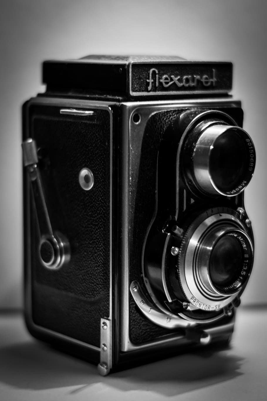 flexaret, old camera, movie, film camera, stredoformát, black and white film HD wallpaper