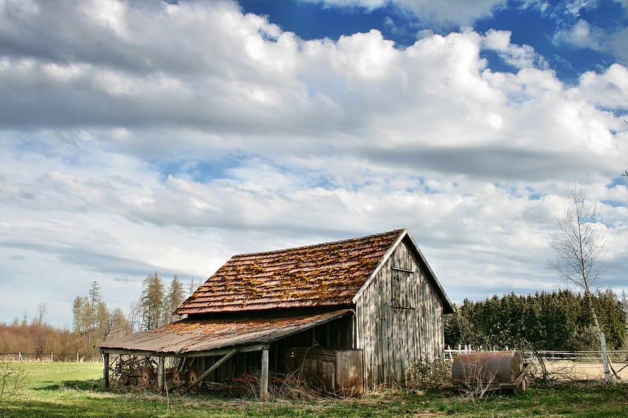gray wood house during daytime, scale, clouds, landscape, barn HD wallpaper