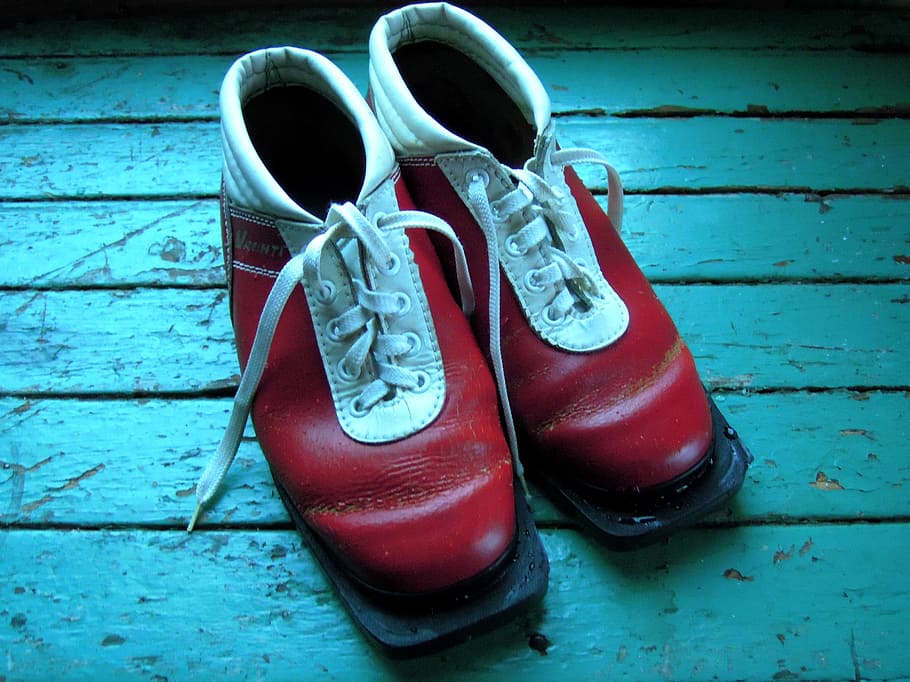 ski boots, skiing, red, blue, footwear, white, winter, sports HD wallpaper