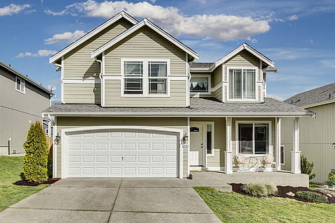 driveway-house-suburb-family-thumbnail.j