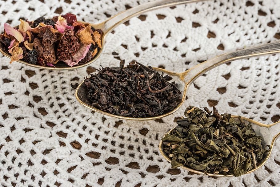 three gray steel spoons filled with foods, tea leaf, black tea HD wallpaper