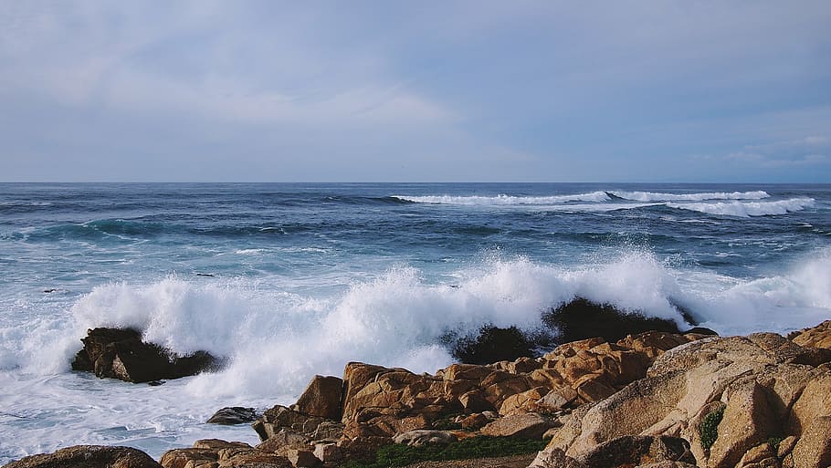 ocean near brown rock during daytime, blue, sky, sea, waves HD wallpaper
