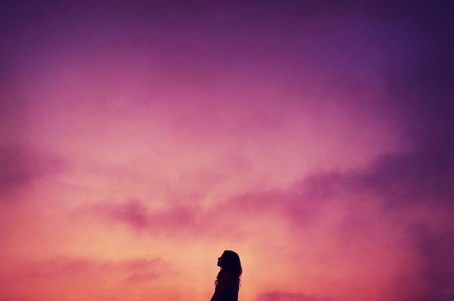 silhouette of woman during sunset, silhouette photo of woman under purple sky HD wallpaper