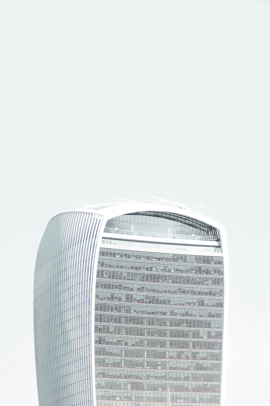 architectural photography of building, high rise building photography HD wallpaper