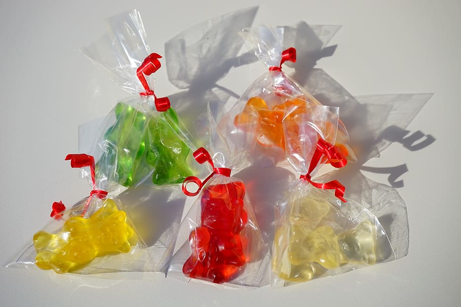 Gold, Bears, Sachets, Packed, gold bears, gift, cellophane HD wallpaper