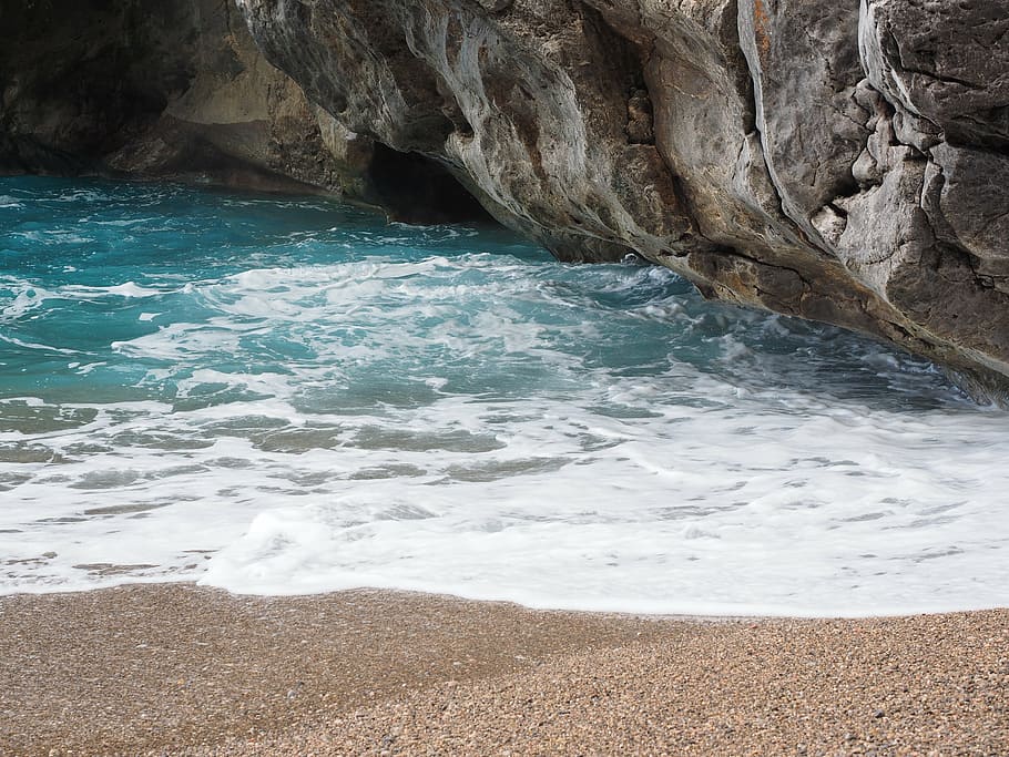 water splashing on beach sands, sea, wave, pebble beach, booked HD wallpaper