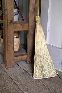 brown and beige broom leaning on table, brooms, brushes, tools HD wallpaper