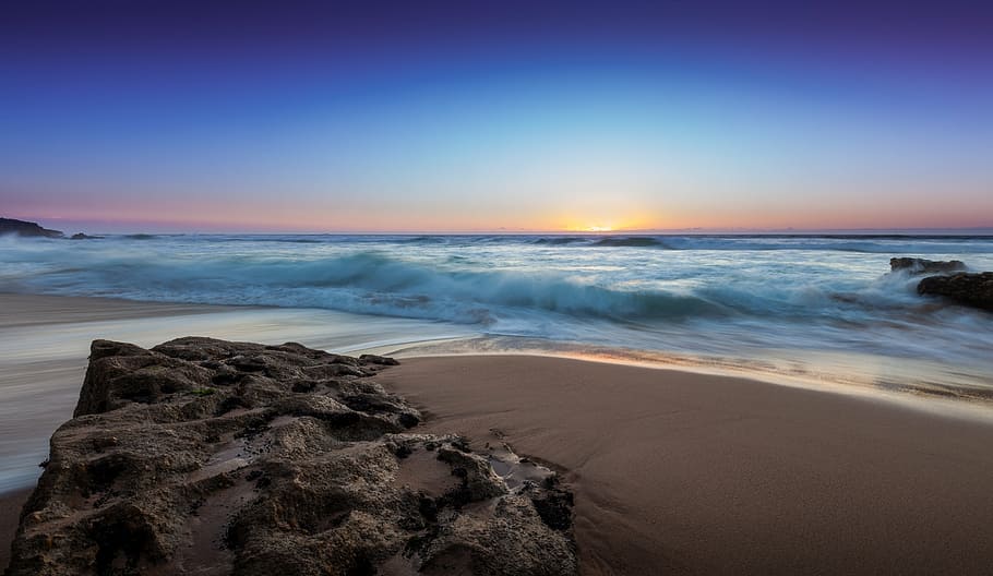 brown seashore, ocean waves, beach sand, stone, seascape, landscape HD wallpaper