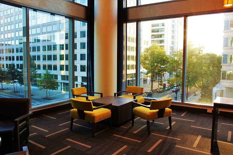 Brown Coffee Table Surrounded by Four Chairs, architecture, buildings, HD wallpaper