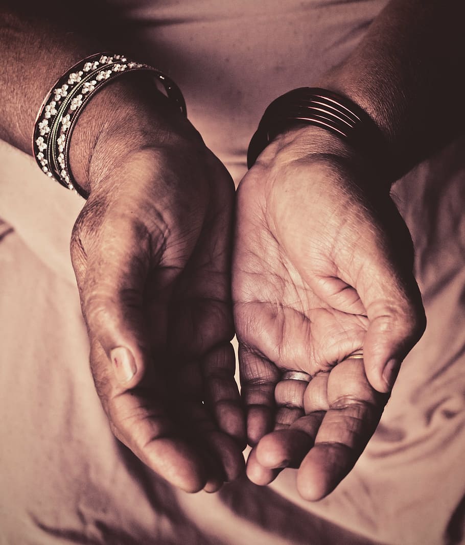 person showing hands, bangles, contrast, india, old, warm, human body part HD wallpaper
