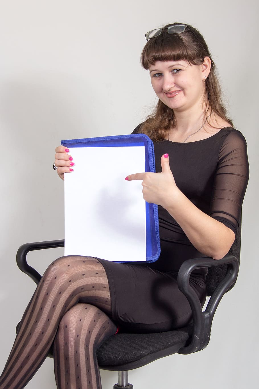 business, lady, shows, contract, sheet, paper, armchair, office HD wallpaper