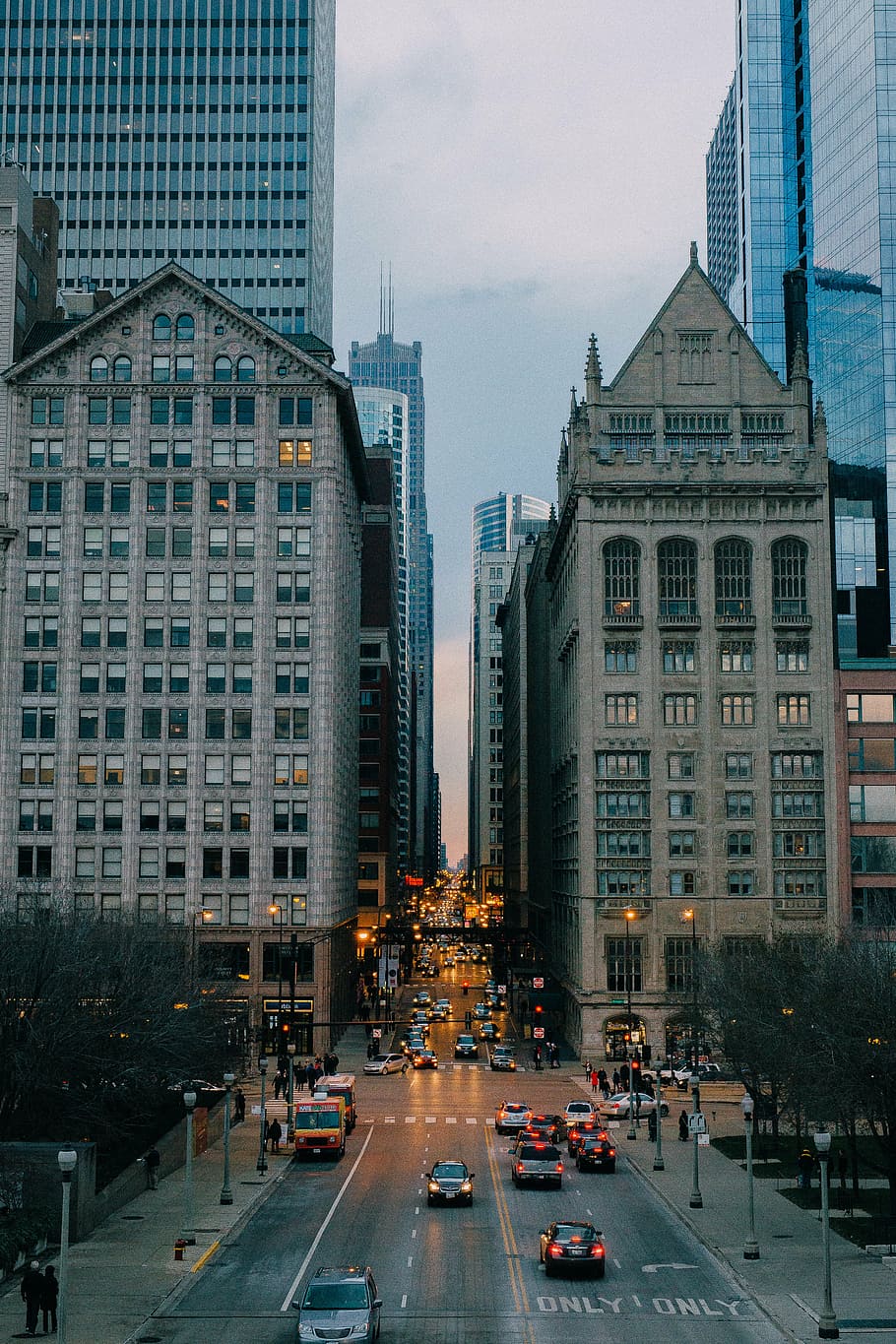 vehicles near buildings, architecture, infrastructure, blue HD wallpaper
