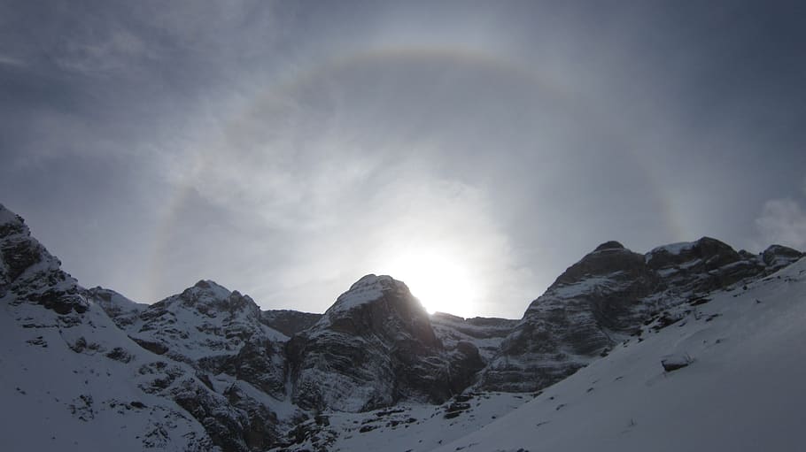 winter-mountain-snowshoeing-snow.jpg